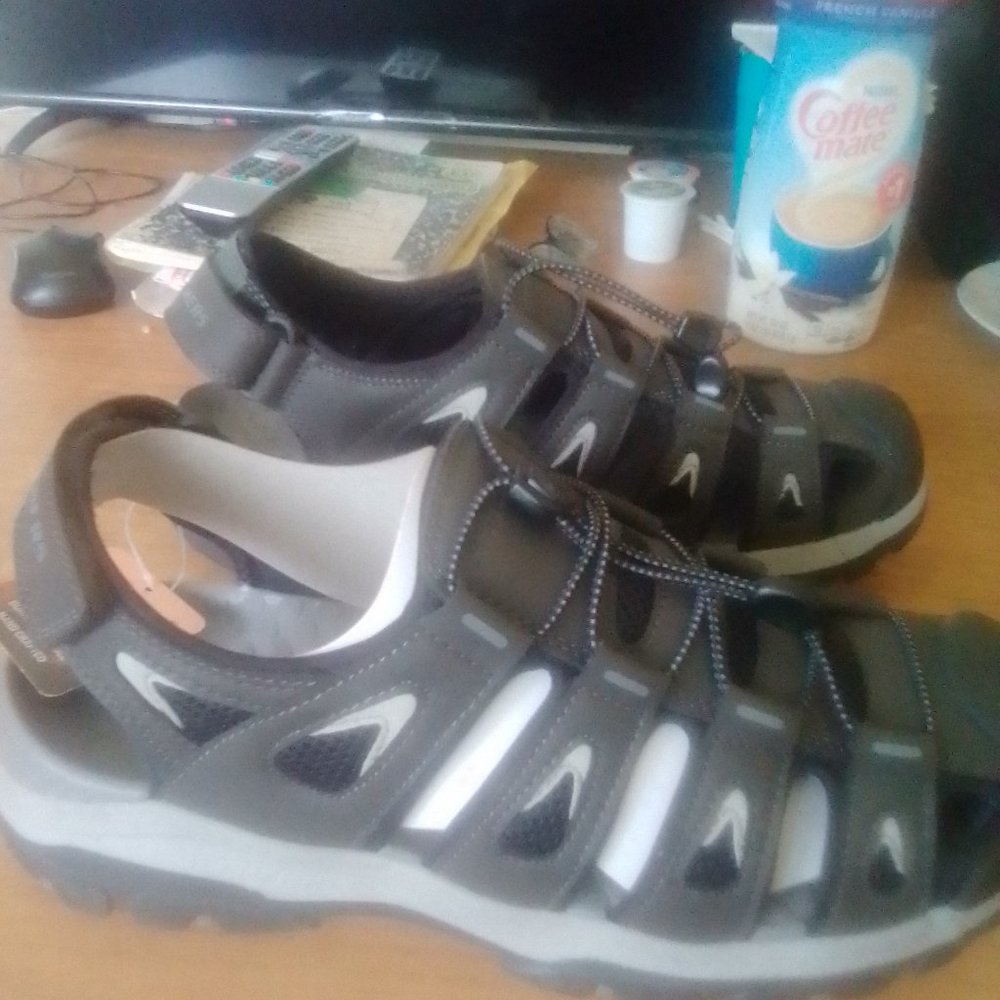 Skechers Men's Relaxed Fit Tresmen Outseen Sandals